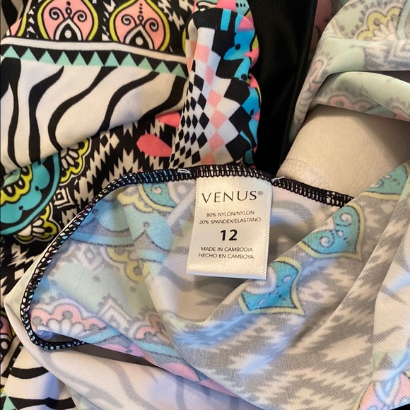 Venus Colorful Patterned Tank Top - Picture 3 of 3
